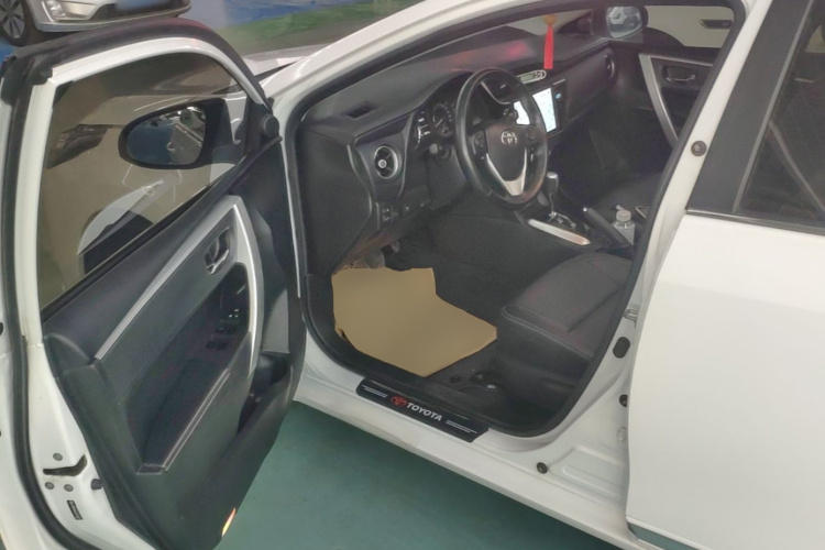 Toyota Corolla 2018 car image #16