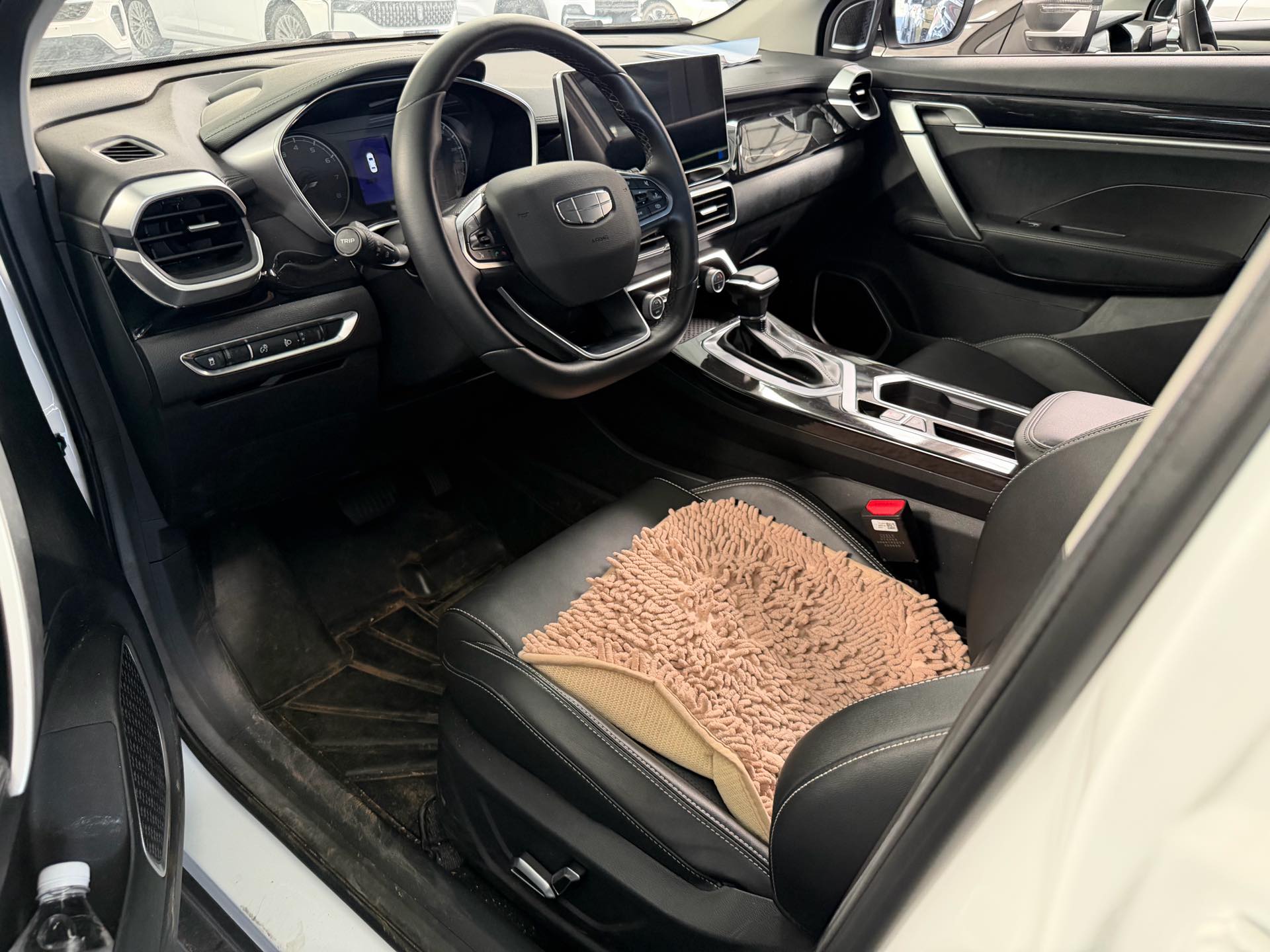 GEELY Coolray 2025 car image #2