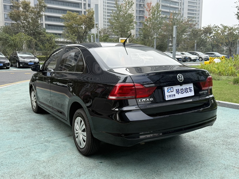 Volkswagen Santana 2019 imagen de coche #7