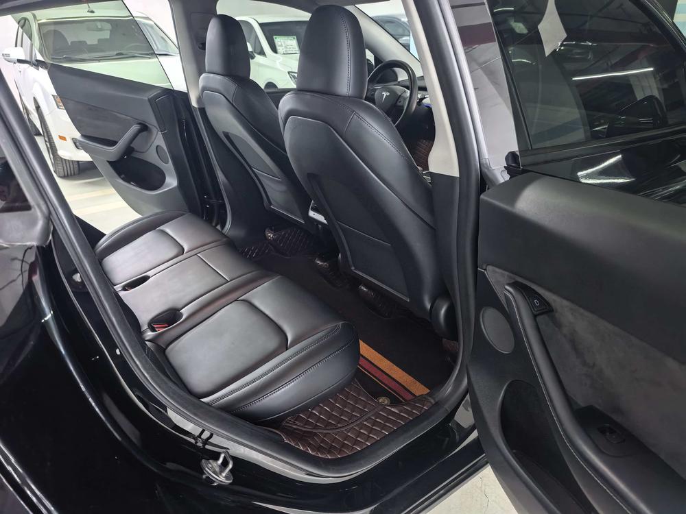 Tesla Model Y 2024 car image #15