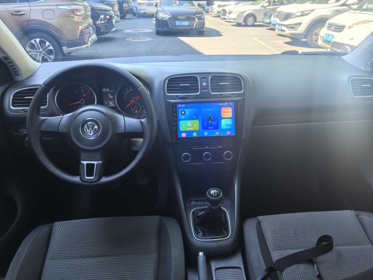 Volkswagen Golf 2012 car image #6