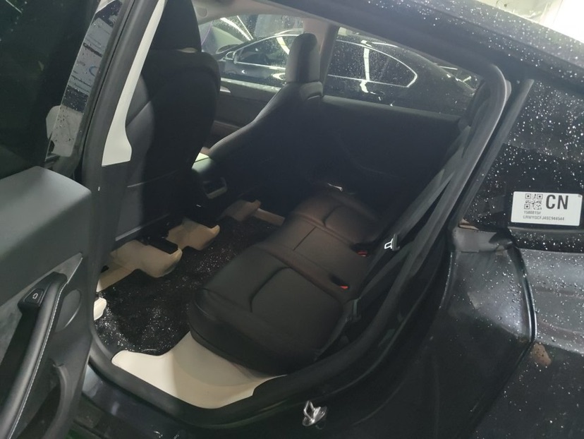 Tesla Model Y 2025 car image #5
