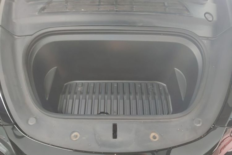 Tesla Model Y 2023 #20 Tesla Model Y 2023 car image #20