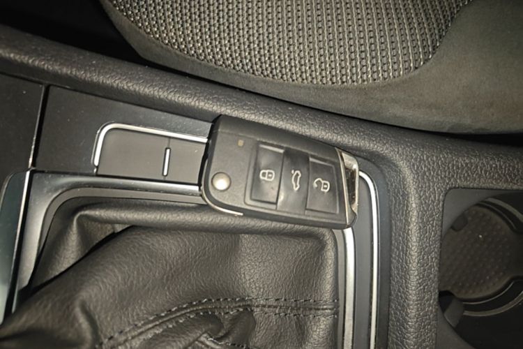 Volkswagen Golf 2019 #9 Volkswagen Golf 2019 car image #9
