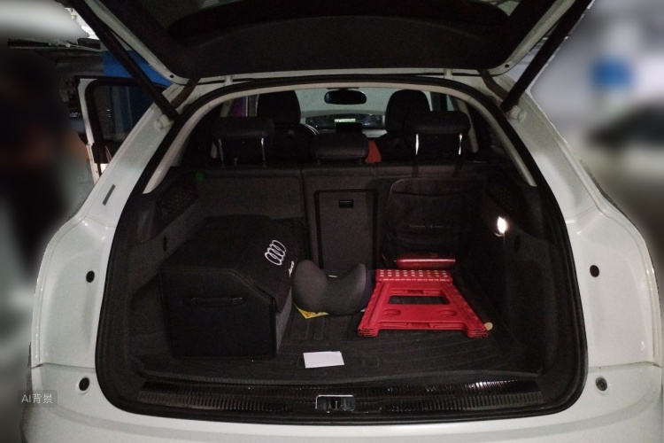 Audi Q3 2019 car image #21