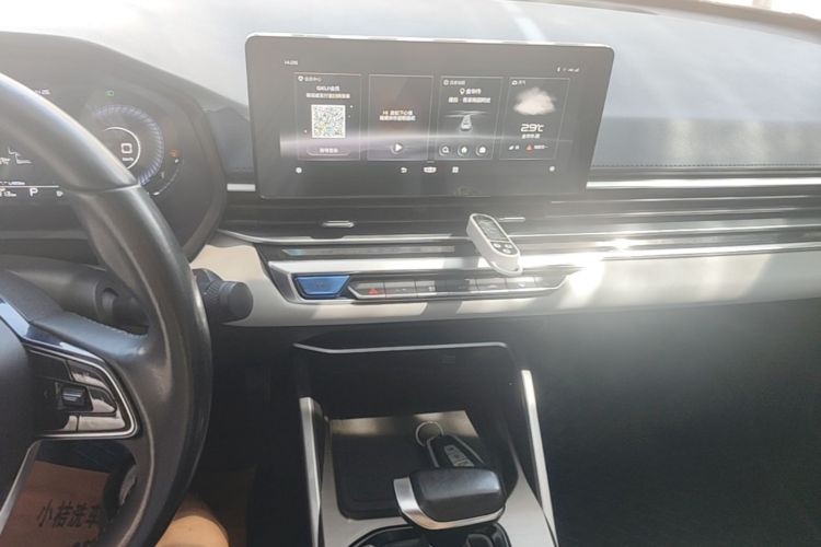 GEELY Emgrand 2021 #13 GEELY Emgrand 2021 car image #13