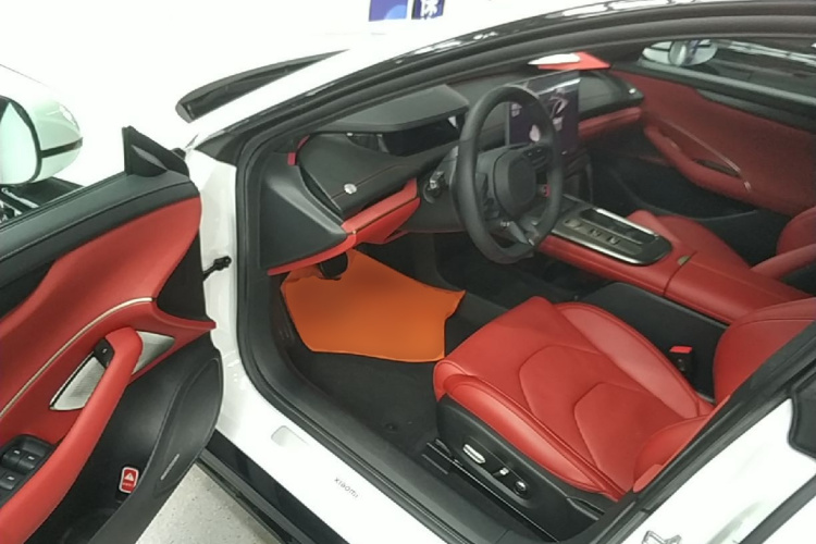MI SU7 2024 immagine di auto #16
