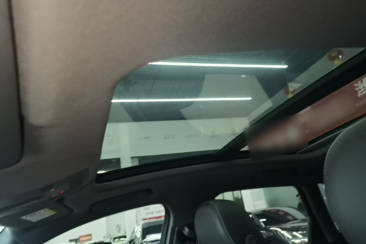 Audi Q3 2023 car image #18