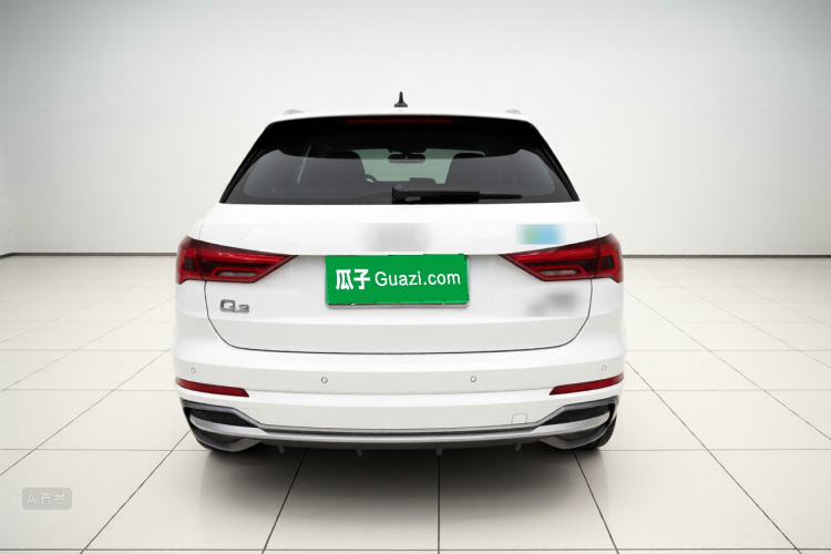 Audi Q3 2022 car image #6