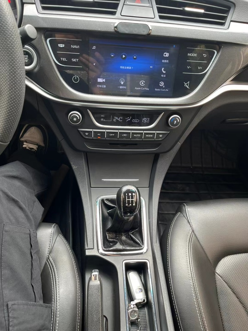 GEELY Emgrand 2017 car image #6