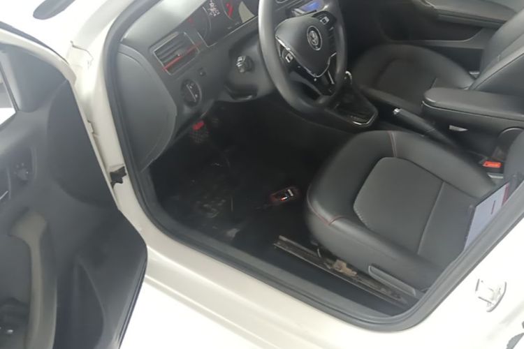 Volkswagen Santana 2019 car image #16