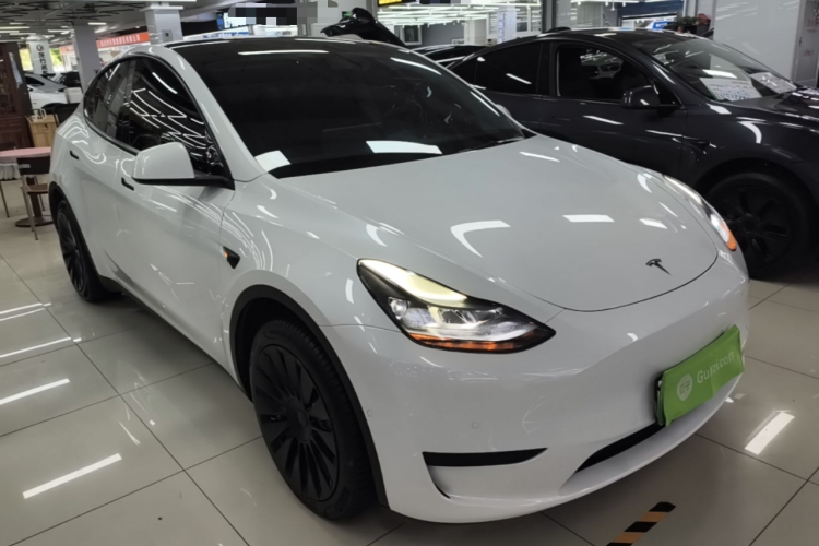 Tesla Model Y 2023 #4 Tesla Model Y 2023 immagine di auto #4