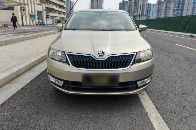 Skoda Rapid 2014 image de voiture #3