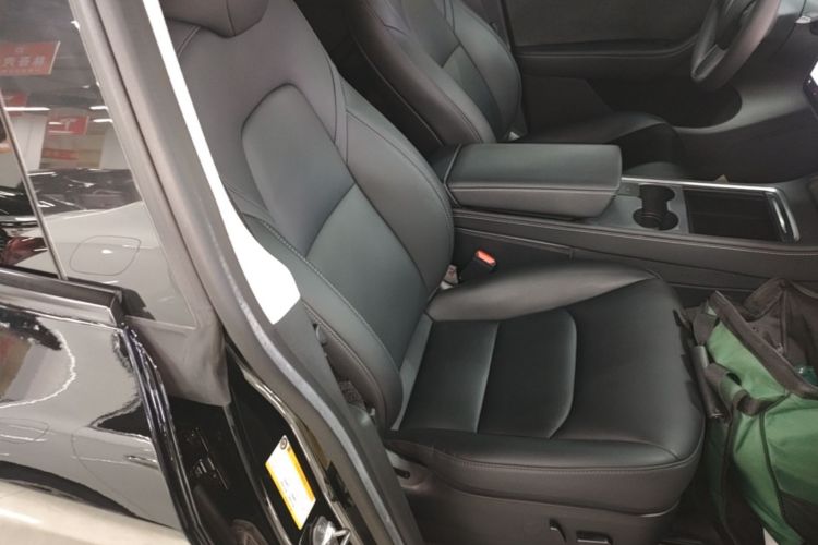 Tesla Model Y 2023 car image #22