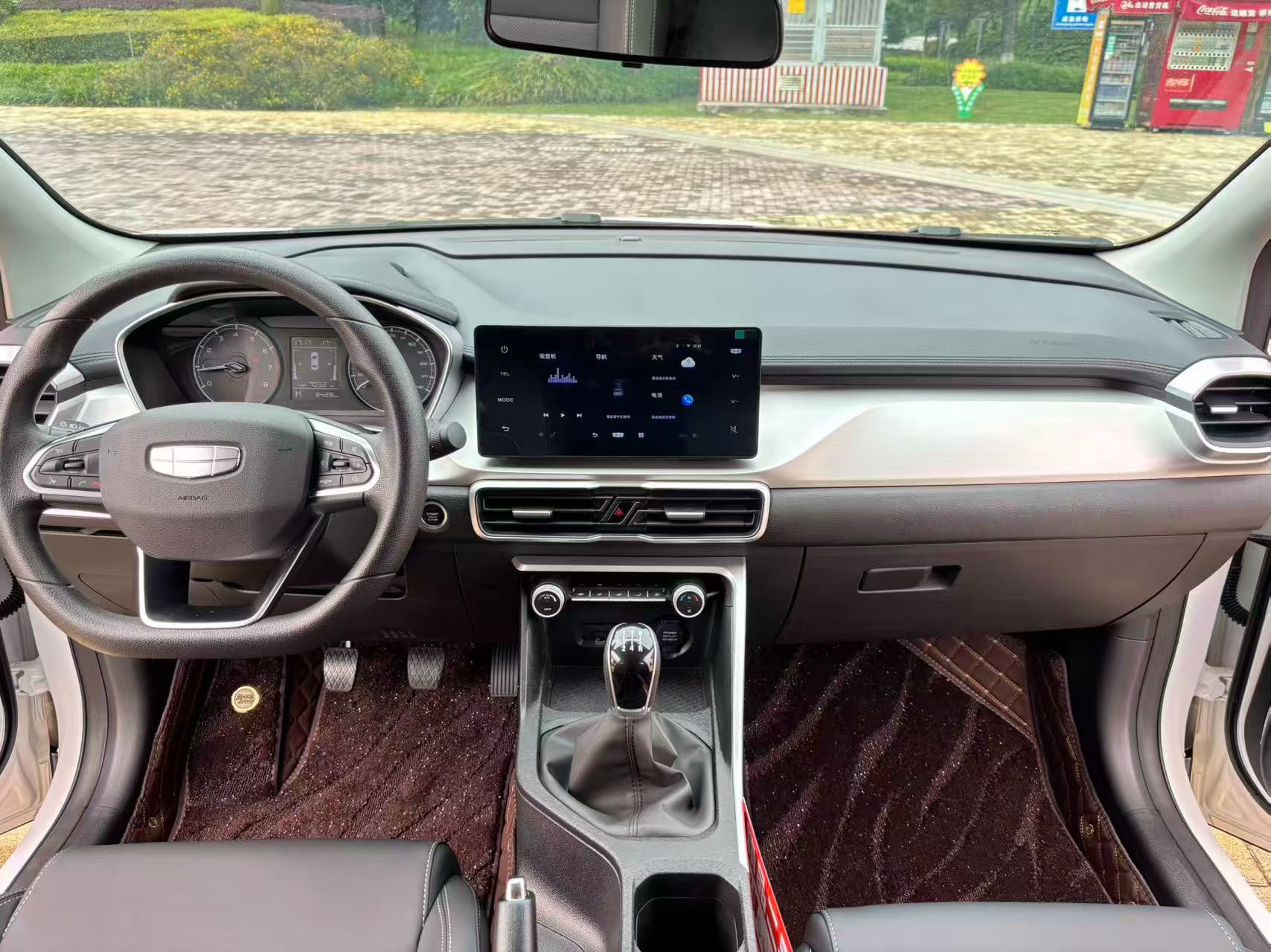 GEELY Coolray 2025 image de voiture #9