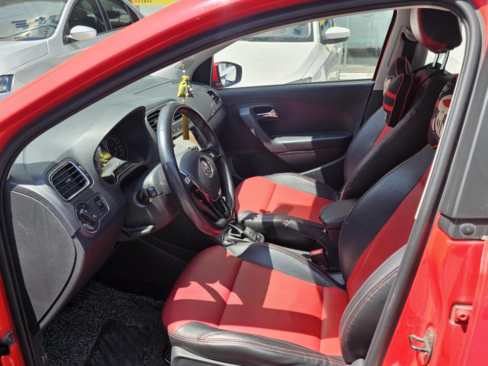 Volkswagen Polo 2016 car image #12
