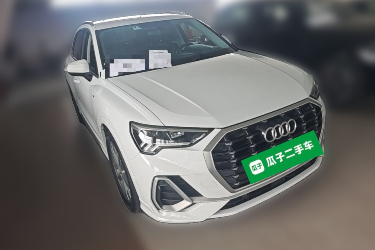 Audi Q3 2022 car image #4