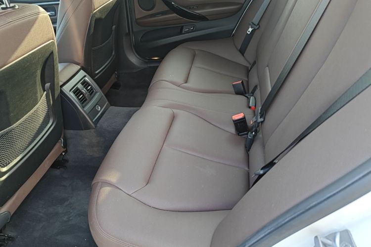 BMW 3 Series 2019 #17 BMW 3 Series 2019 car image #17