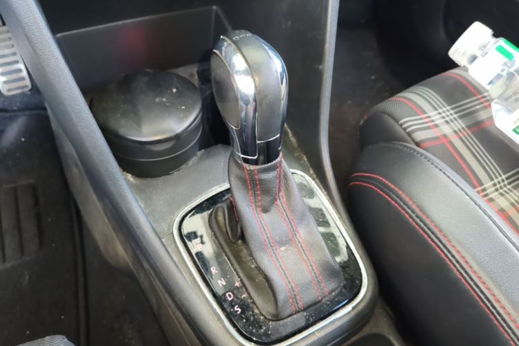 Volkswagen Polo 2016 car image #16