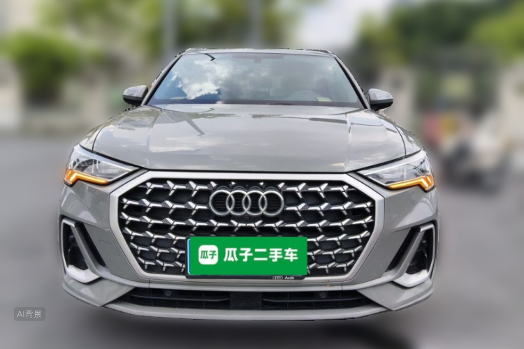 Audi Q3 2023 car image #3