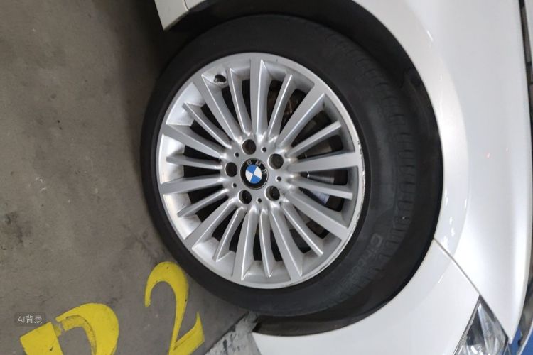 BMW 3 Series 2018 car image #9