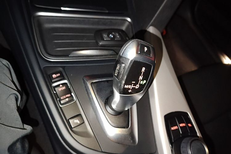 BMW 3 Series 2015 #18 BMW 3 Series 2015 car image #18