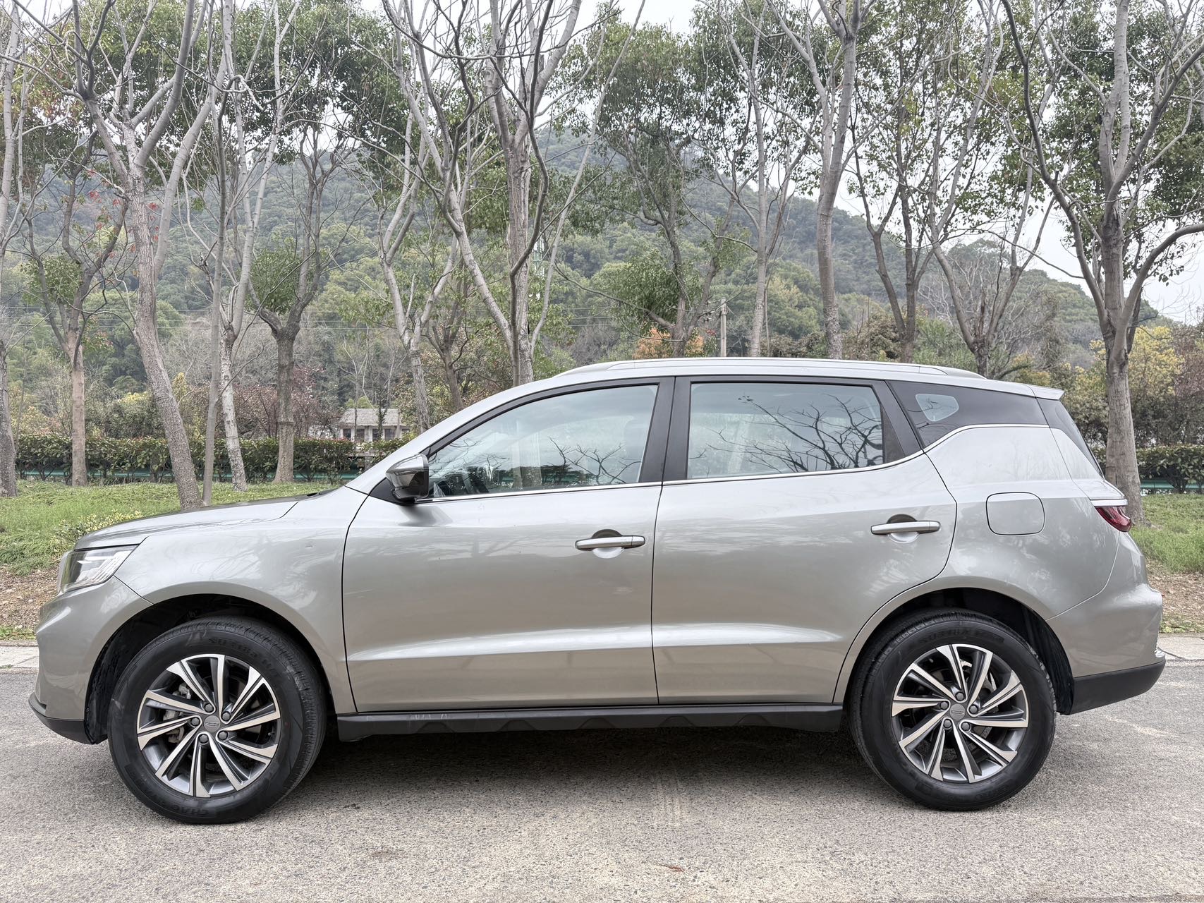 GEELY Vision X6 2021 car image #4