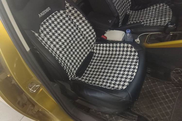 Volkswagen Polo 2020 car image #24