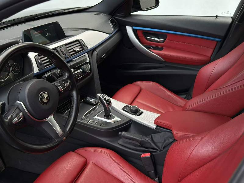 BMW 3 Series 2019 car image #4