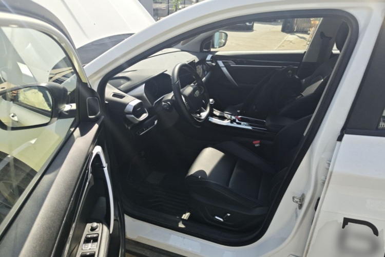 GEELY Coolray 2025 #18 GEELY Coolray 2025 immagine di auto #18