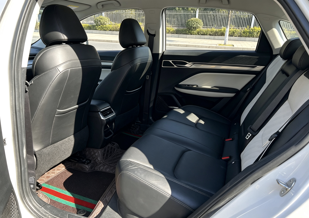 GEELY Emgrand L 2022 car image #9