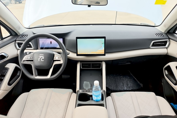 BYD YuanUP 2025 car image #10