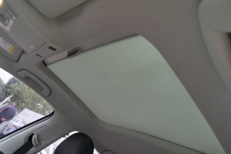 Volkswagen Golf 2017 car image #18