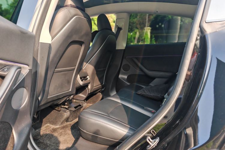 Tesla Model Y 2022 #14 Tesla Model Y 2022 car image #14
