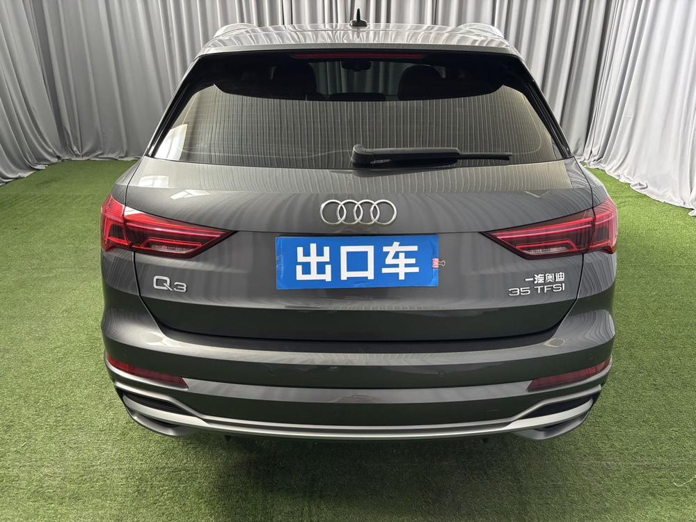 Audi Q3 2022 car image #5