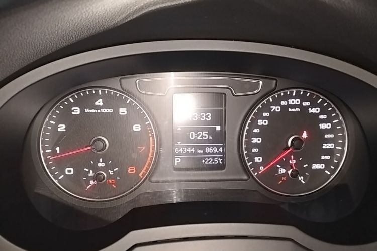 Audi Q3 2018 #12 Audi Q3 2018 car image #12