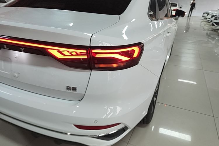 GEELY Emgrand 2025 car image #8