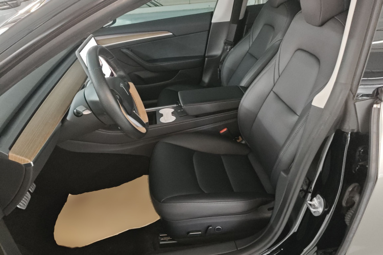 Tesla Model 3 2023 car image #15