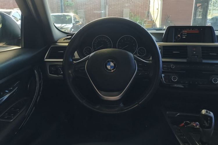 BMW 3 Series 2016 car image #12