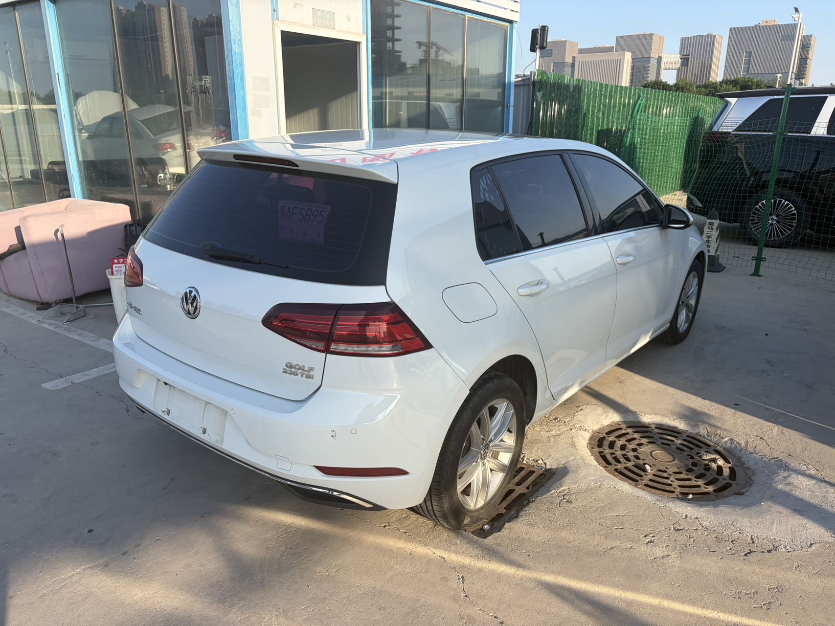 Volkswagen Golf 2018 car image #6
