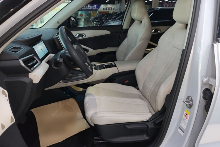 BYD YuanUP 2024 #15 BYD YuanUP 2024 car image #15
