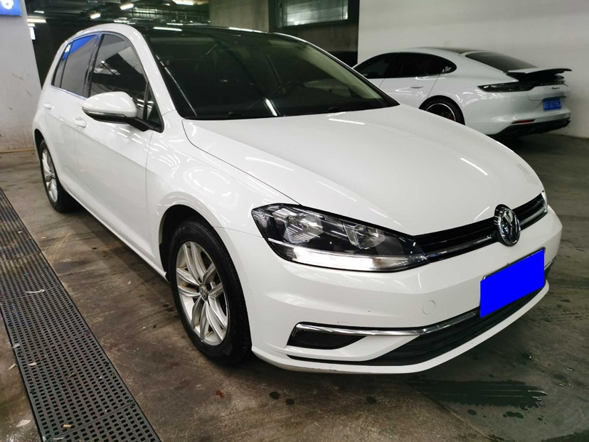 Volkswagen Golf 2019 car image #3
