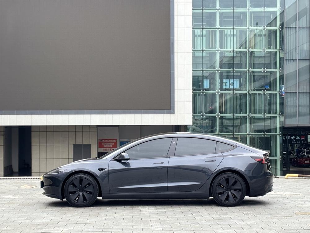 Tesla Model 3 2025 car image #6