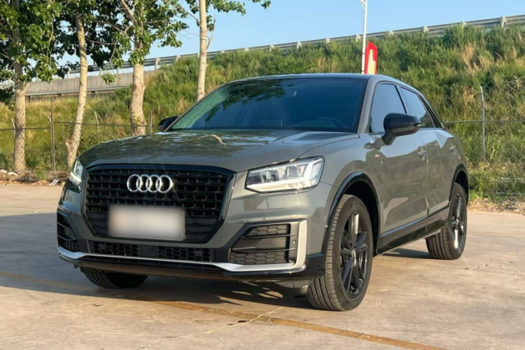 Audi Q3 2021 car image #2