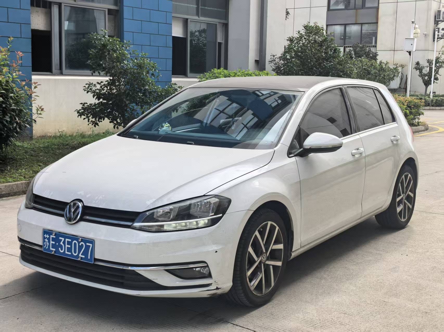 2020 immagine di auto 