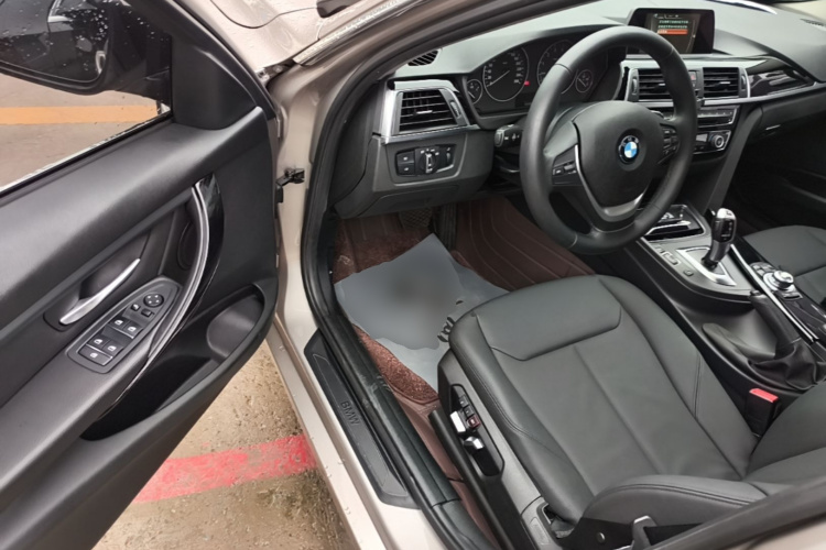 BMW 3 Series 2016 car image #16