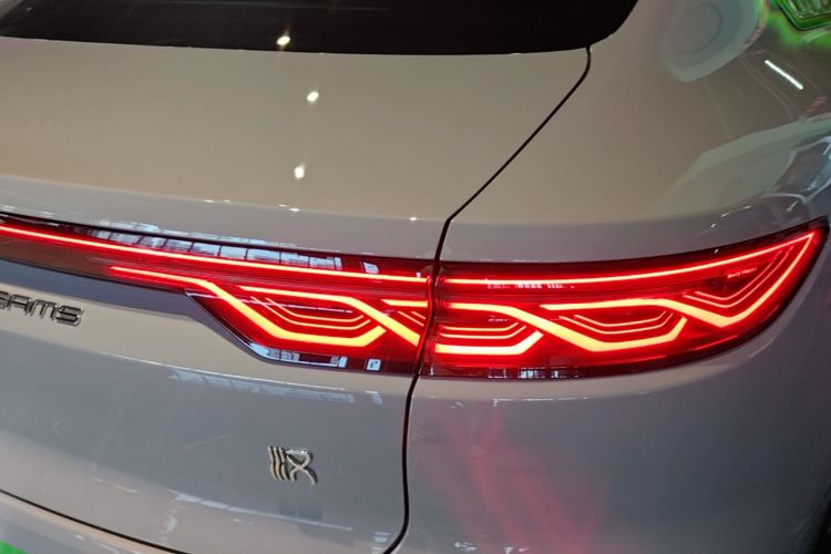 BYD Han 2024 car image #8