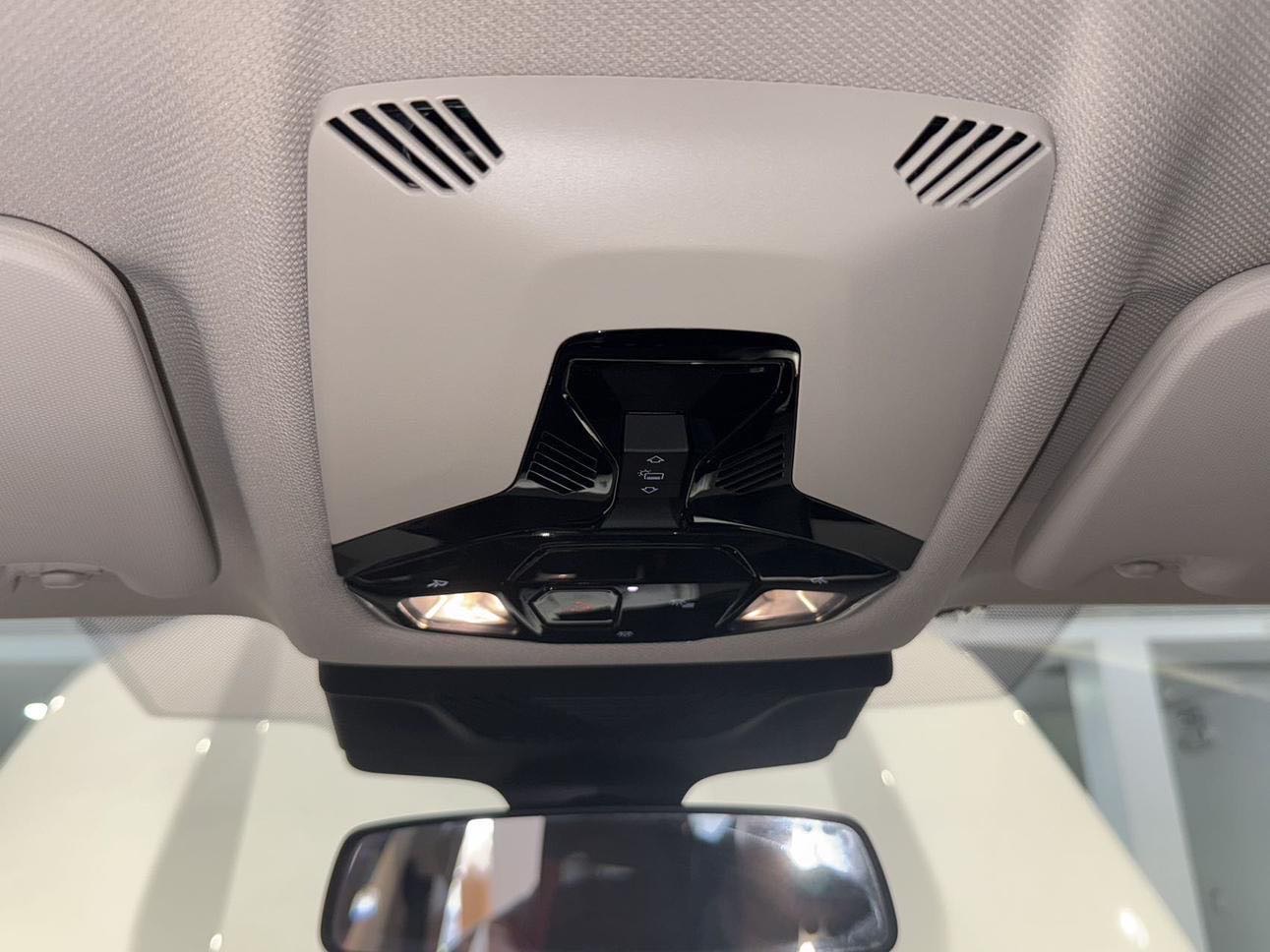 BMW X1 2023 car image #17