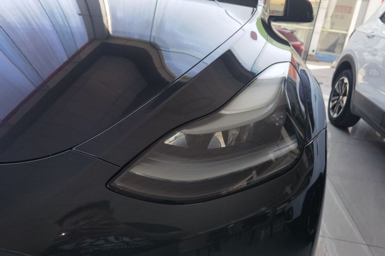 Tesla Model Y 2024 car image #23