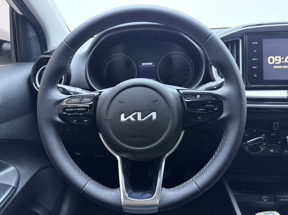 2023 car image #13